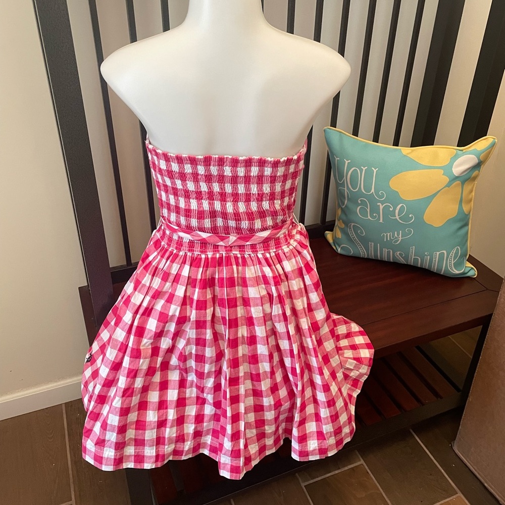 Super cute strapless dress - Picture 2 of 6